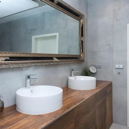 Luxury Two Bedroom With Two Bathrooms In Karlin By Easybnb